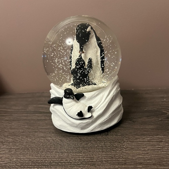 penguin decorative snow globe - Picture 3 of 3
